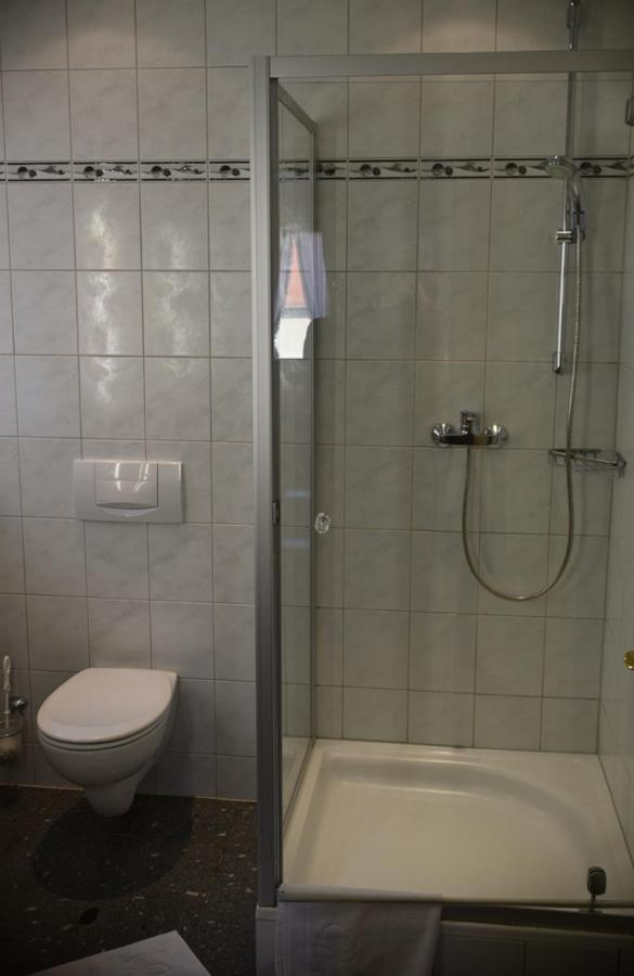 Gasthof Zum Goldenen Schiff - Lehm, Stil & Altstadtflair Marktbreit Bagian luar foto